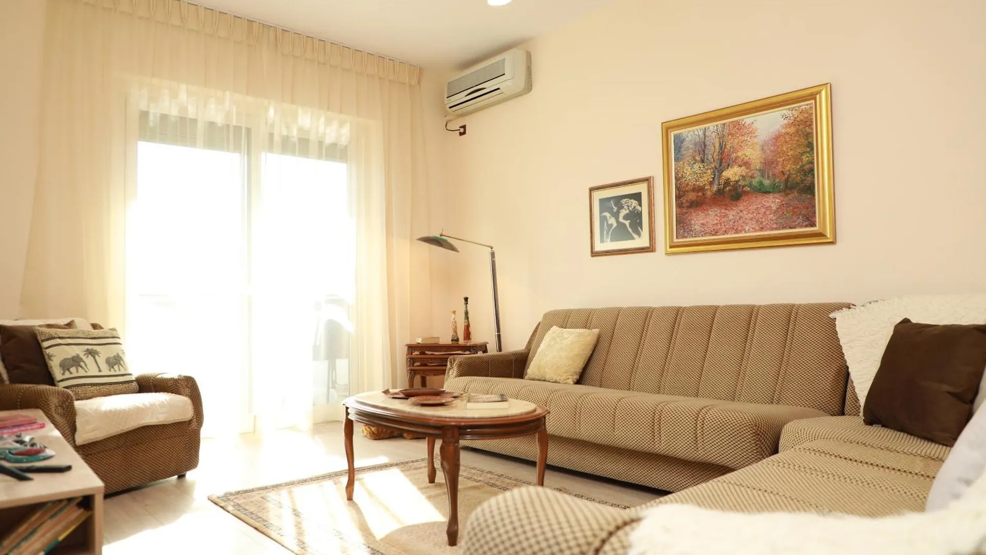 Central Fortuzi Apartment location
